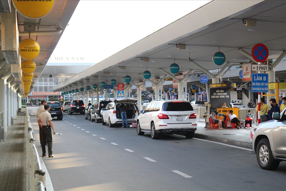 Các yếu tố ảnh hưởng tới Chi phí dịch vụ xe 7 chỗ sân bay Tân Sơn Nhất riêng