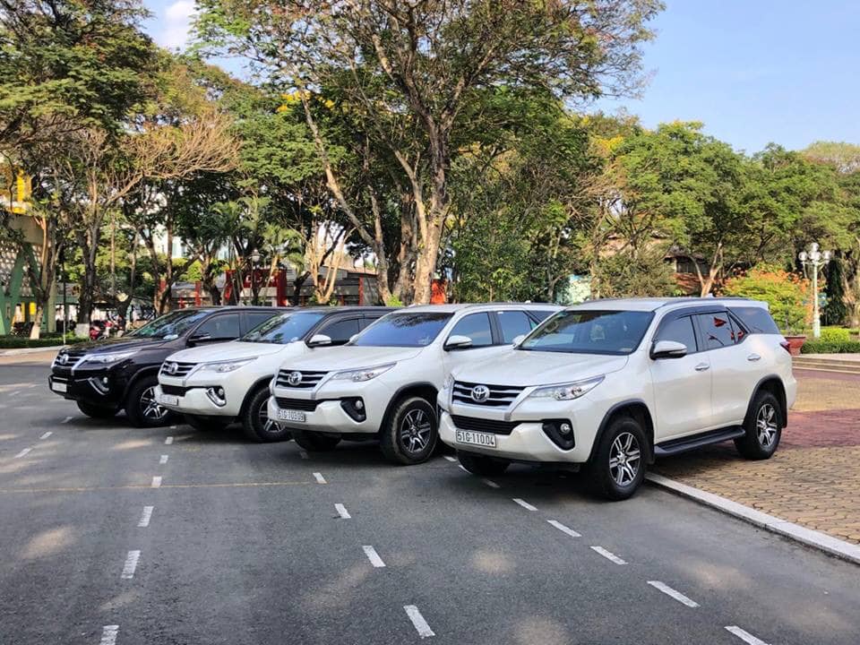 Các bước thuê xe 7 chỗ theo giờ tại sân bay Tân Sơn Nhất của Thuexehuydat
